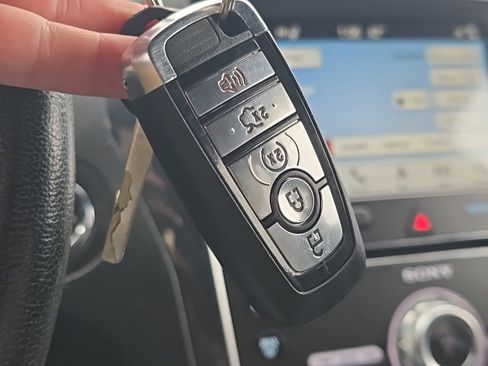 Used 2018 Ford Explorer Limited w/ Class II Trailer Tow Package image 41