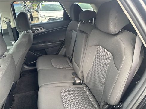 Used 2024 Kia Sportage LX AWD/4WD image 35
