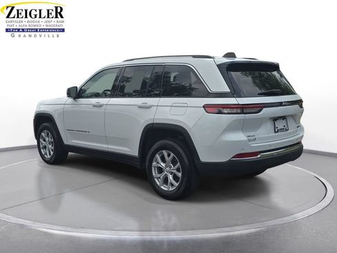 Certified 2023 Jeep Grand Cherokee Limited AWD/4WD image 7