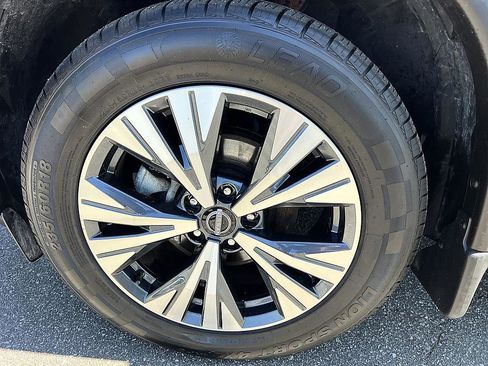 Certified 2023 Nissan Rogue SV w/ SV Premium B Package FWD image 9