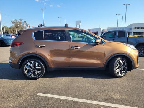 Used 2021 Kia Sportage EX FWD image 3