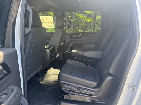 New 2026 Chevrolet Suburban LT w/ Comfort Package AWD/4WD image 19