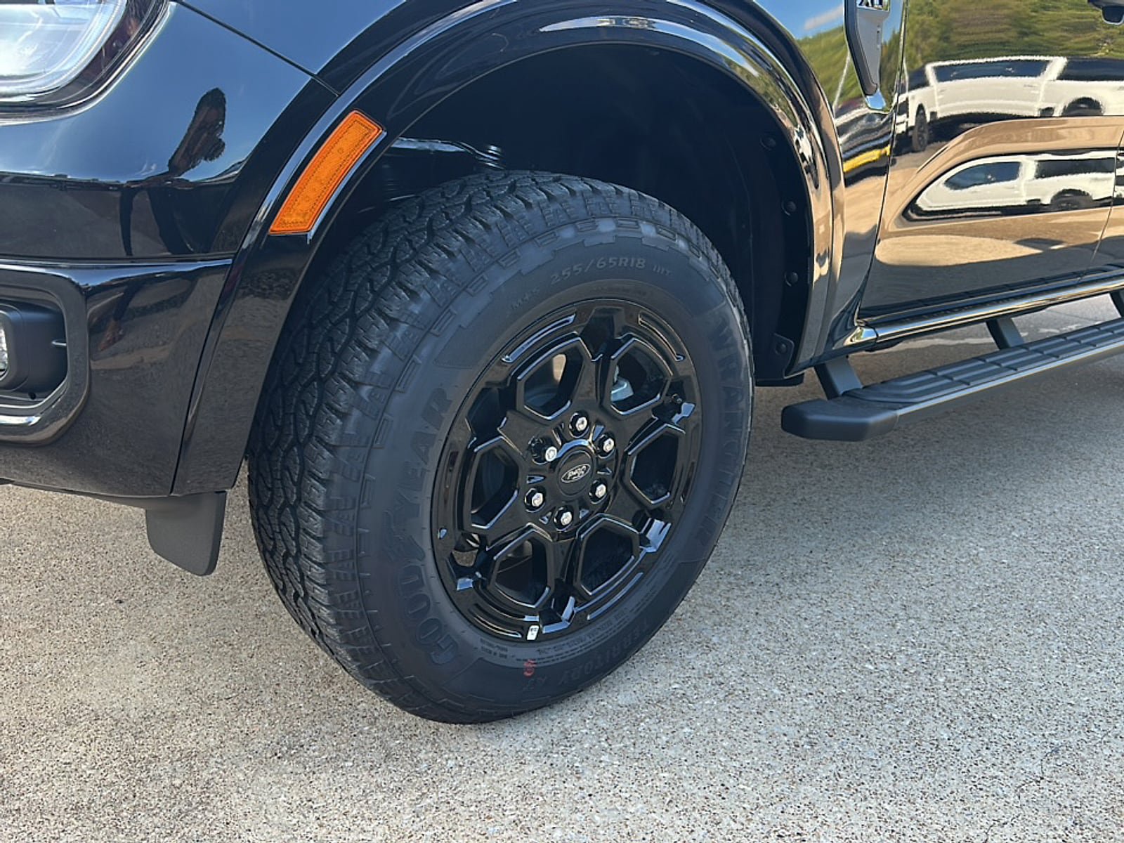 New 2026 Ford Ranger XLT w/ FX4 Off-Road Package AWD/4WD image 4