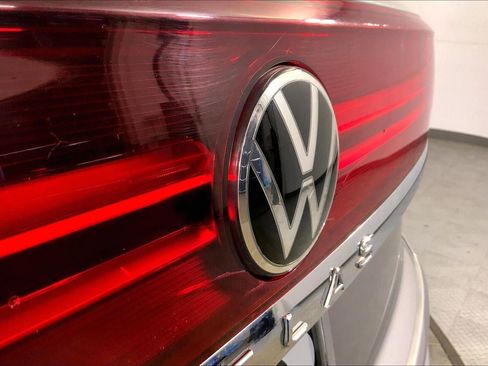 Used 2025 Volkswagen Atlas Cross Sport SE image 29