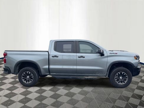 Used 2024 Chevrolet Silverado 1500 ZR2 w/ Technology Package image 4