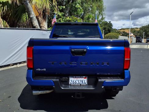 Certified 2025 Toyota Tacoma SR5 AWD/4WD image 6