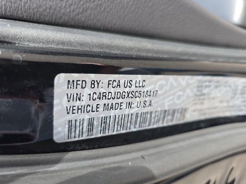 Used 2025 Dodge Durango GT AWD/4WD image 41