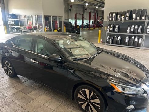 Used 2019 Nissan Altima 2.5 SL FWD image 3