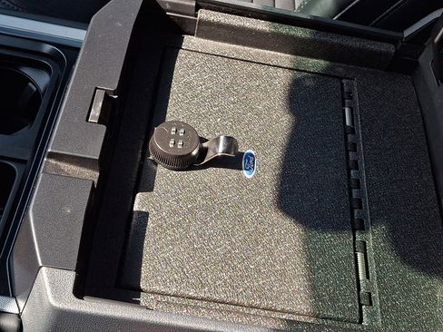 Certified 2025 Ford F350 Platinum image 35