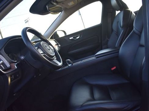 Used 2022 Volvo S60 B5 Momentum w/ Premium Package image 26