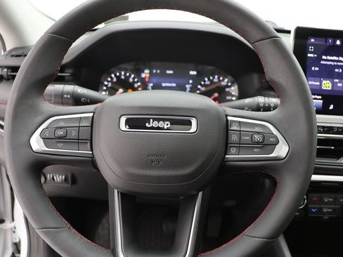 Used 2022 Jeep Compass Trailhawk w/ Sun and Sound Group image 16