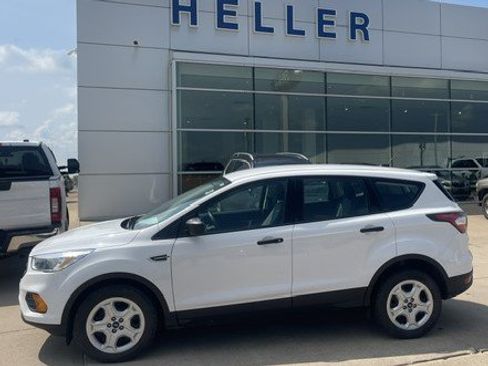 Used 2017 Ford Escape S FWD image 3
