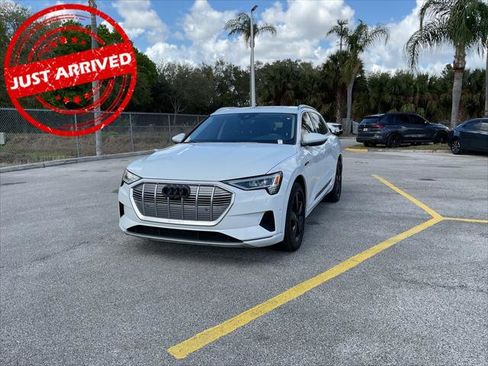 Used 2019 Audi e-tron Premium Plus image 1