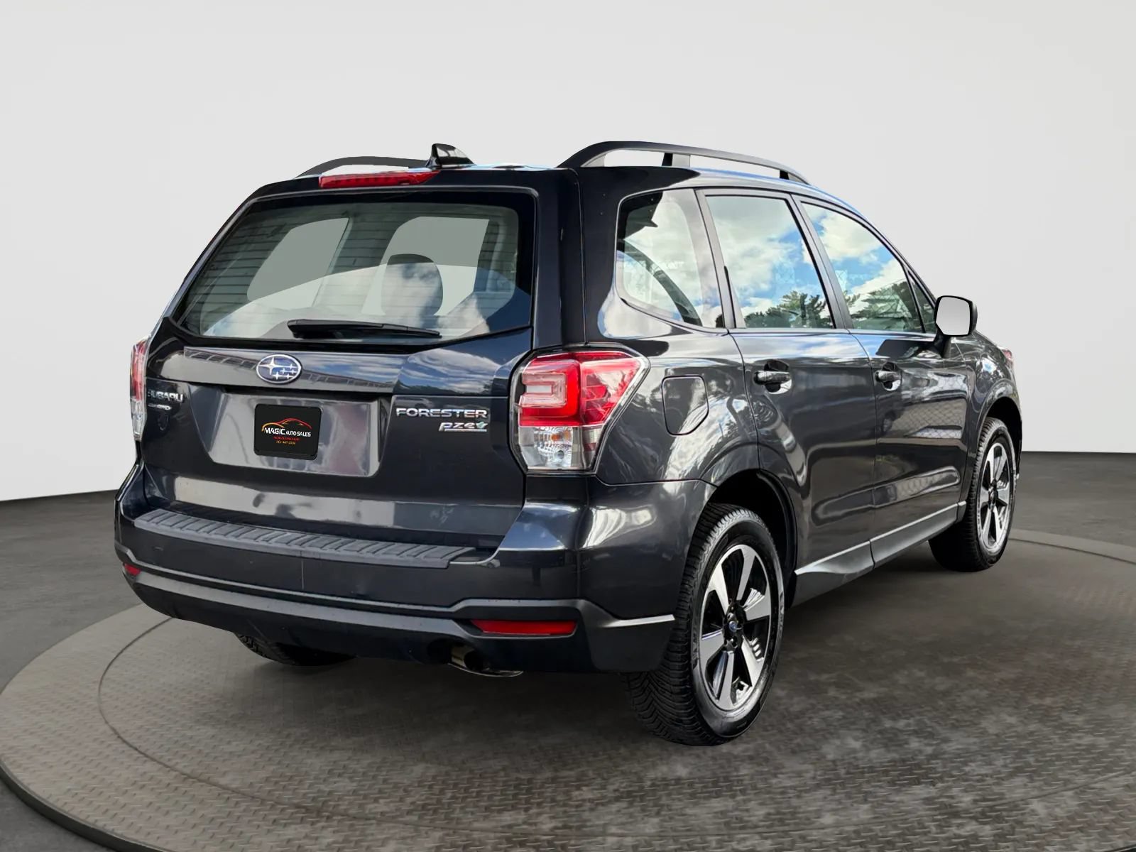 Used 2017 Subaru Forester 2.5i w/ Alloy Wheel Package AWD/4WD image 10