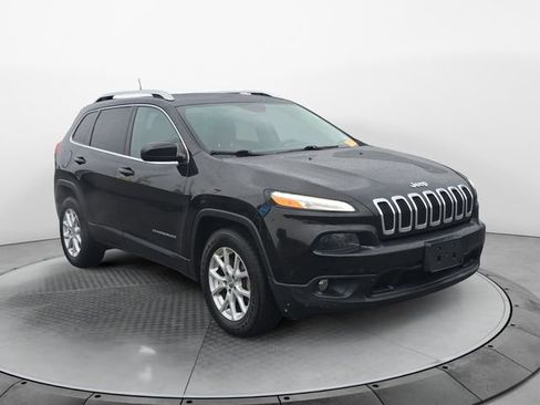 Used 2017 Jeep Cherokee Latitude w/ True North Edition image 7
