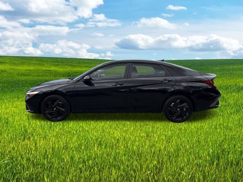 Used 2025 Hyundai Elantra Sport w/ Cargo Package image 3