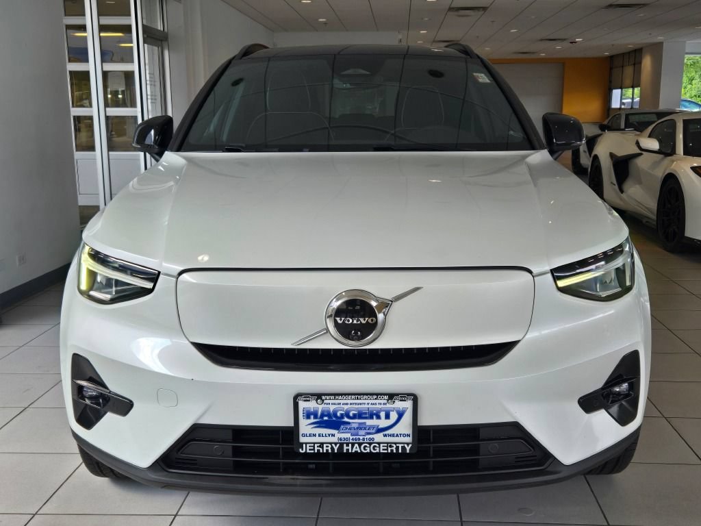 Used 2023 Volvo XC40 Recharge Plus AWD/4WD image 2