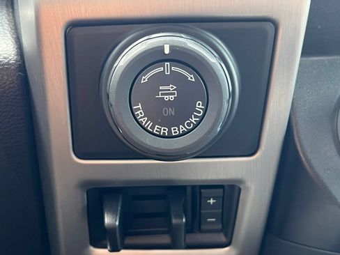Used 2019 Ford F150 Platinum w/ Equipment Group 701A Luxury AWD/4WD image 34