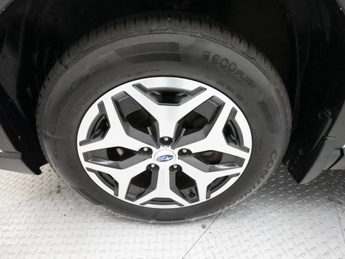 Used 2020 Subaru Forester Premium AWD/4WD image 25