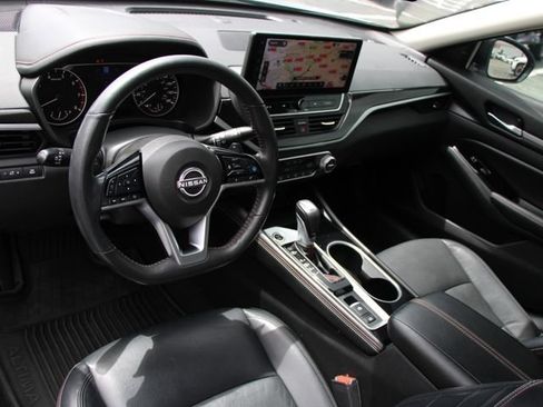Certified 2024 Nissan Altima 2.0 SR FWD image 4