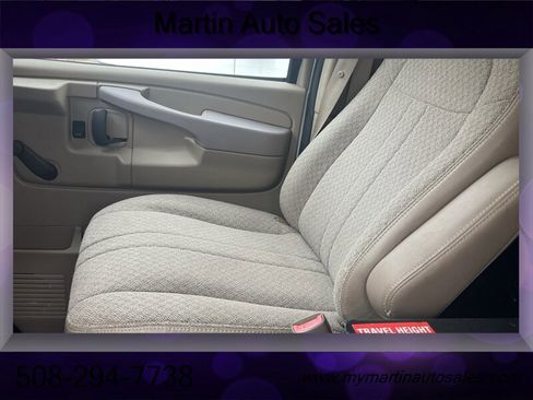 Used 2012 Chevrolet Express 2500 image 9