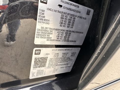 Used 2025 GMC Sierra 1500 SLT image 16