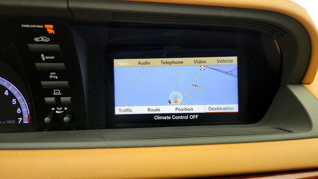 Used 2010 Mercedes-Benz CL 550 4MATIC image 18