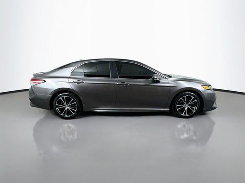 Used 2020 Toyota Camry SE FWD image 6