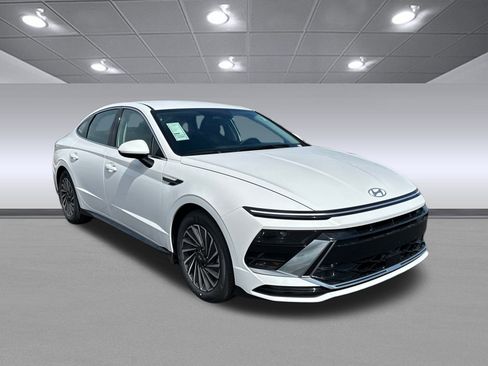 New 2025 Hyundai Sonata SEL image 1