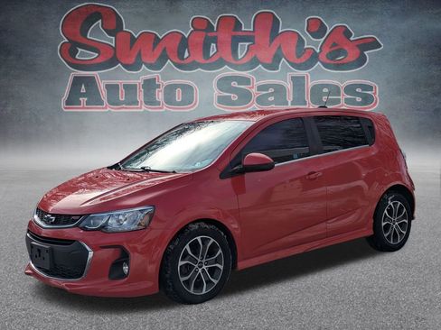 Used 2020 Chevrolet Sonic LT w/ Convenience Package image 3