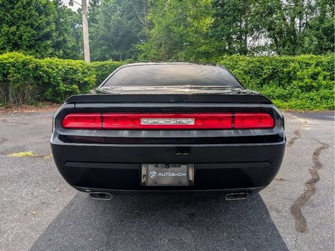 Used 2014 Dodge Challenger R/T RWD image 6