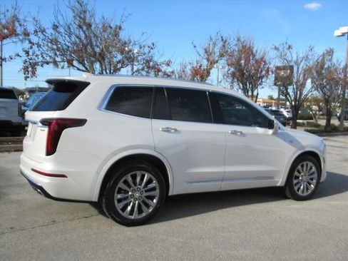 Used 2023 Cadillac XT6 Premium Luxury w/ Technology Package image 6