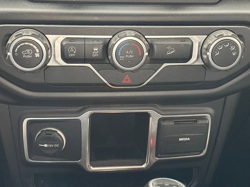 Used 2020 Jeep Wrangler Unlimited Sport image 10