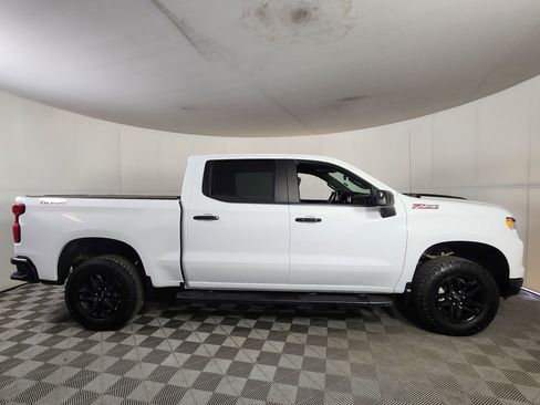 Used 2024 Chevrolet Silverado 1500 LT Trail Boss w/ Protection Package AWD/4WD image 8