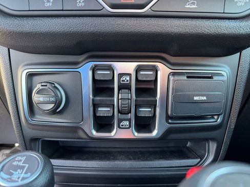 New 2026 Jeep Gladiator Sport AWD/4WD image 27