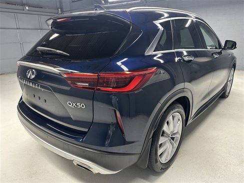 Used 2019 INFINITI QX50 Essential w/ Premium Heat Package AWD/4WD image 7