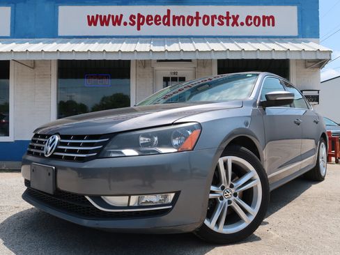 Used 2014 Volkswagen Passat TDI SEL Premium FWD image 1