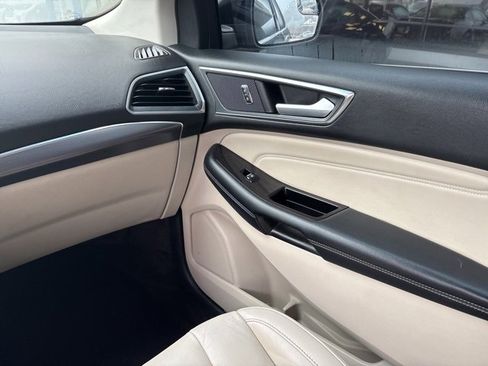 Used 2017 Ford Edge Titanium image 11