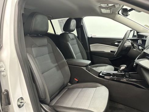 Used 2024 Chevrolet Trax LT image 27