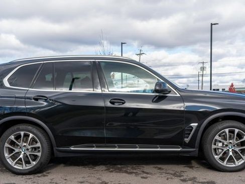 Used 2024 BMW X5 xDrive40i image 5