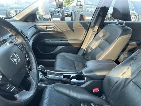 Used 2017 Honda Accord Sport Special Edition image 4