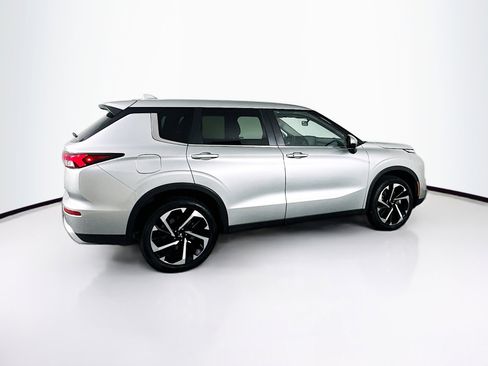 Used 2024 Mitsubishi Outlander SE image 10