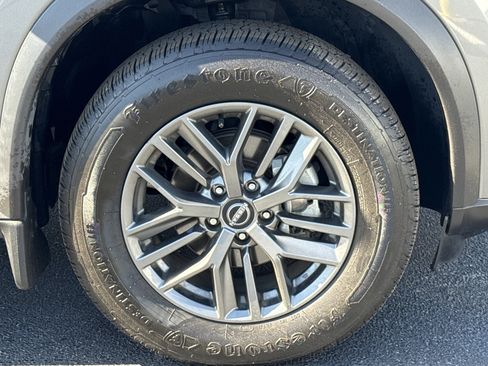 Used 2023 Nissan Rogue S image 13