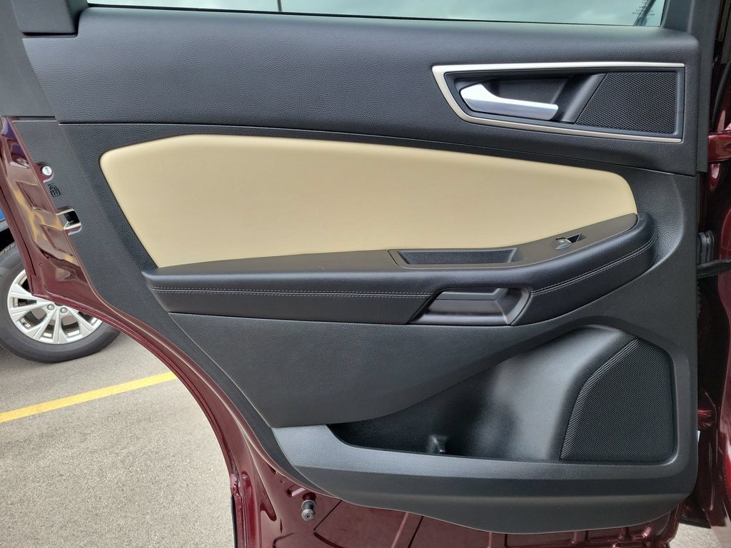 Used 2023 Ford Edge SEL w/ Convenience Package AWD/4WD image 11