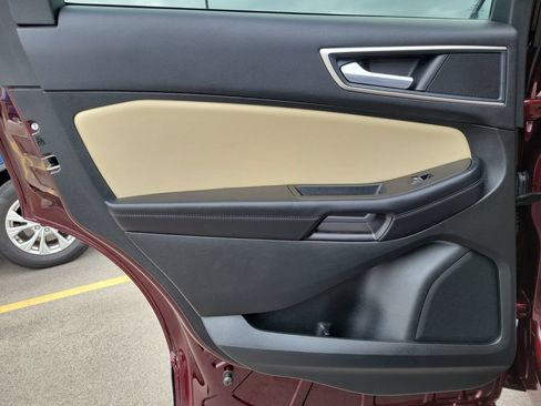 Used 2023 Ford Edge SEL w/ Convenience Package AWD/4WD image 11