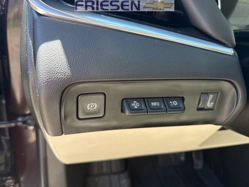 Used 2022 Buick Enclave Avenir w/ Avenir Technology Package AWD/4WD image 12