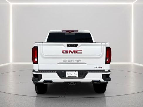 Used 2024 GMC Sierra 1500 AT4 w/ Technology Package AWD/4WD image 4