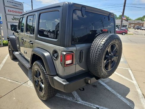 Used 2021 Jeep Wrangler Unlimited Sport AWD/4WD image 9
