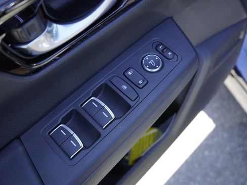 Used 2025 Honda CR-V Sport Touring image 9