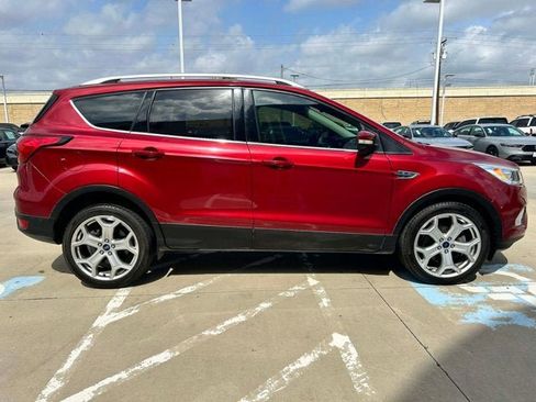 Used 2019 Ford Escape Titanium image 4